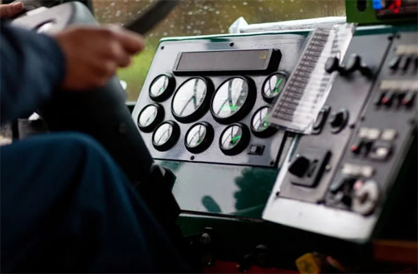 農(nóng)機觸摸屏的行業(yè)應(yīng)用